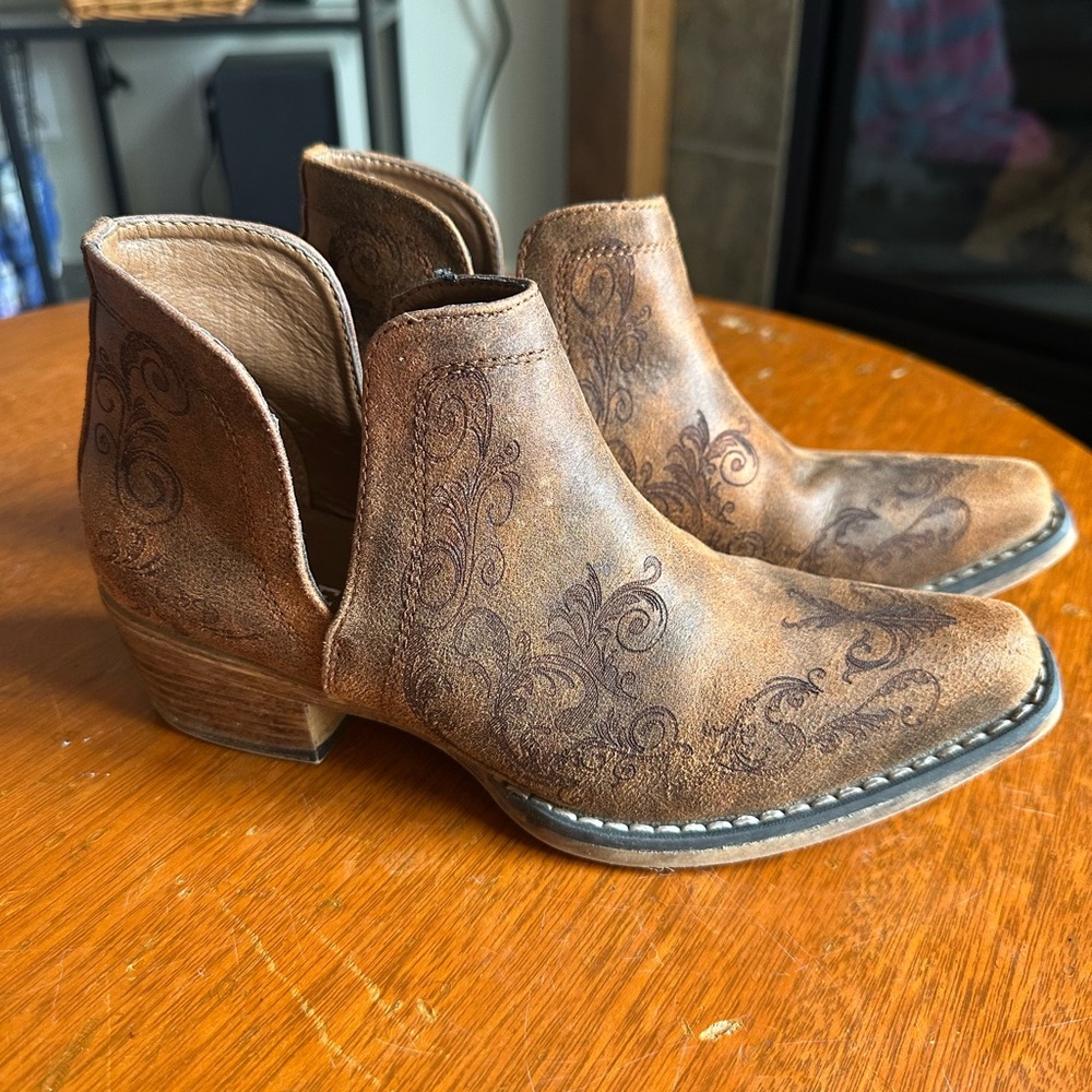 Roper Western Ankle Boots